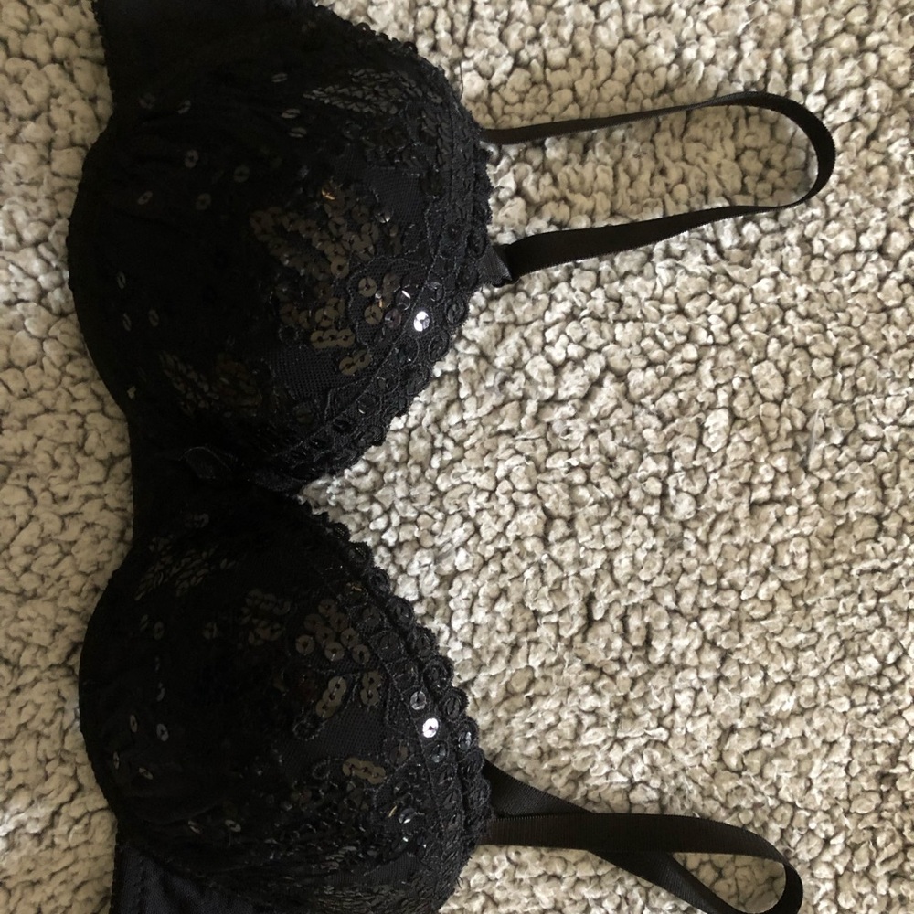 Black sequence bra